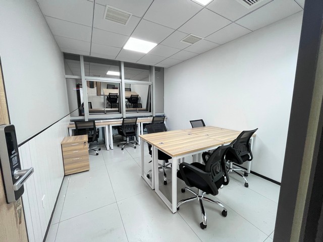 昆明别墅EPS外墙装饰条施工